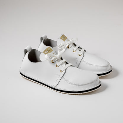 Alby barefoot white